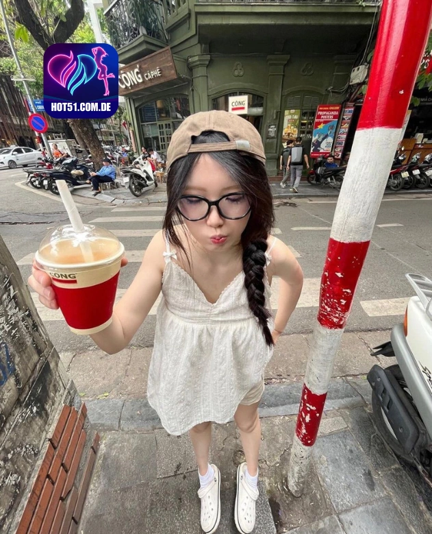 Heidi Lewis HOT51.COM.DE