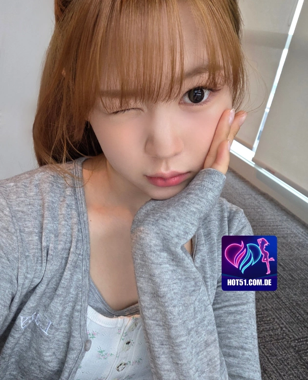 Violet Green HOT51.COM.DE