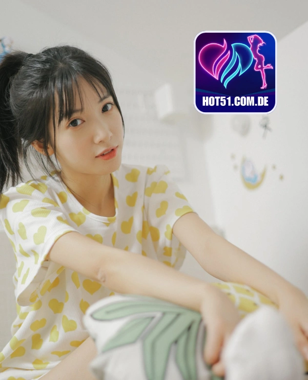 Daphne Collins-HOT51.COM.DE