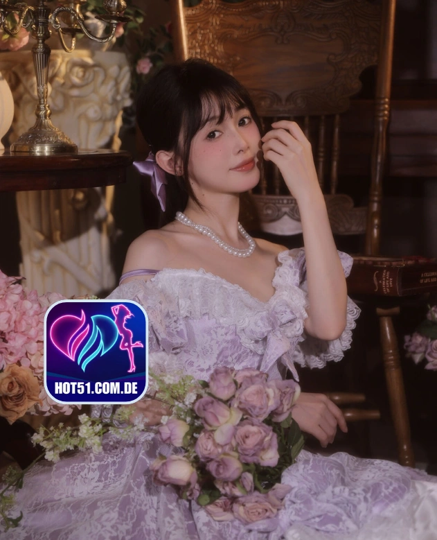 Isla Hughes-HOT51.COM.DE