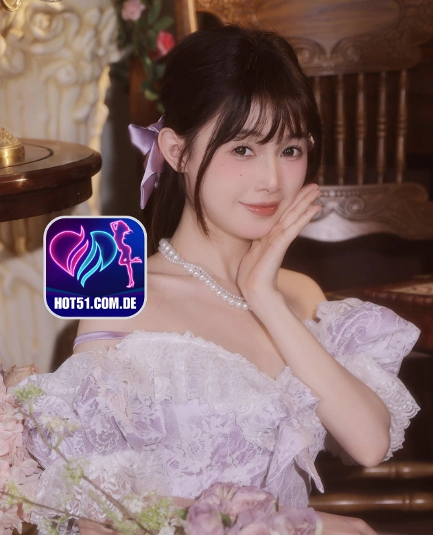 Isla Hughes-HOT51.COM.DE