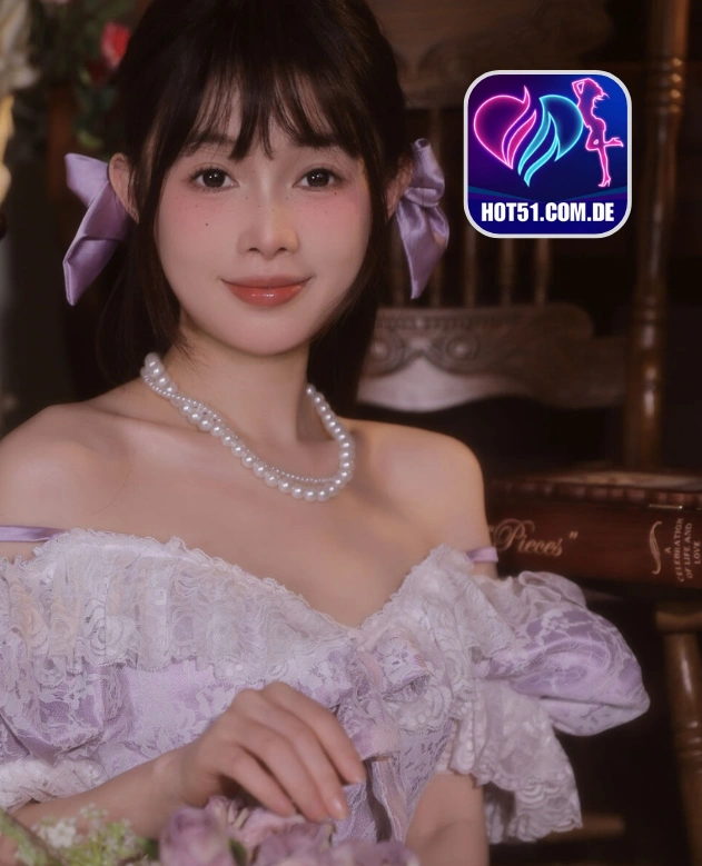 Isla Hughes-HOT51.COM.DE