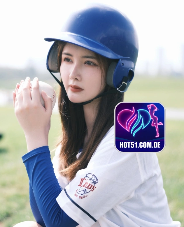 Courtney Webb-HOT51.COM.DE