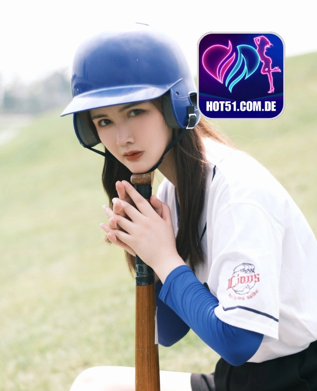 Courtney Webb-HOT51.COM.DE