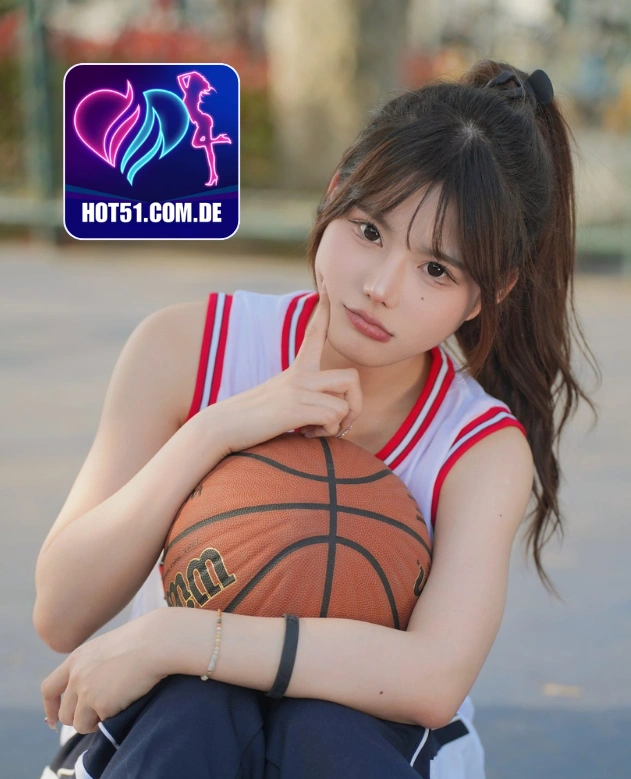 Alyssa Collins-Hot51