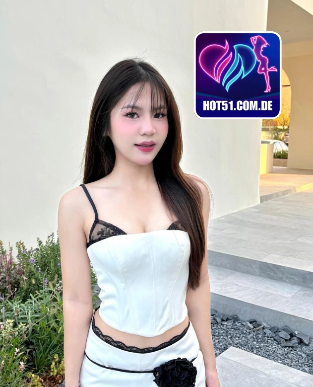 Charlotte Bennett-Hot51