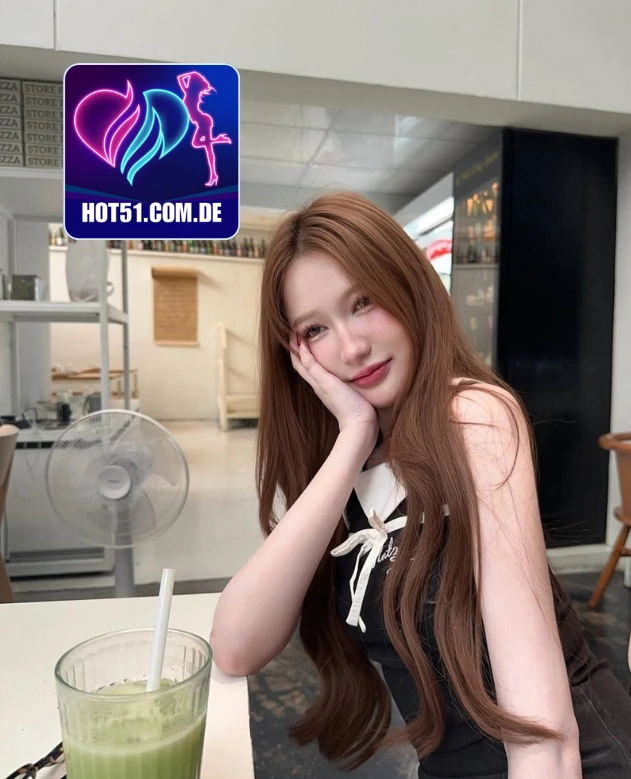 Charlotte Grant-Hot51