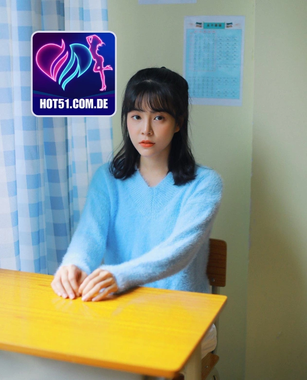 Caroline Barnes-HOT51.COM.DE