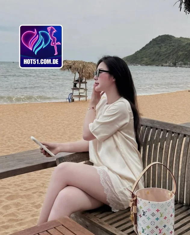 Lucy-HOT51.COM.DE